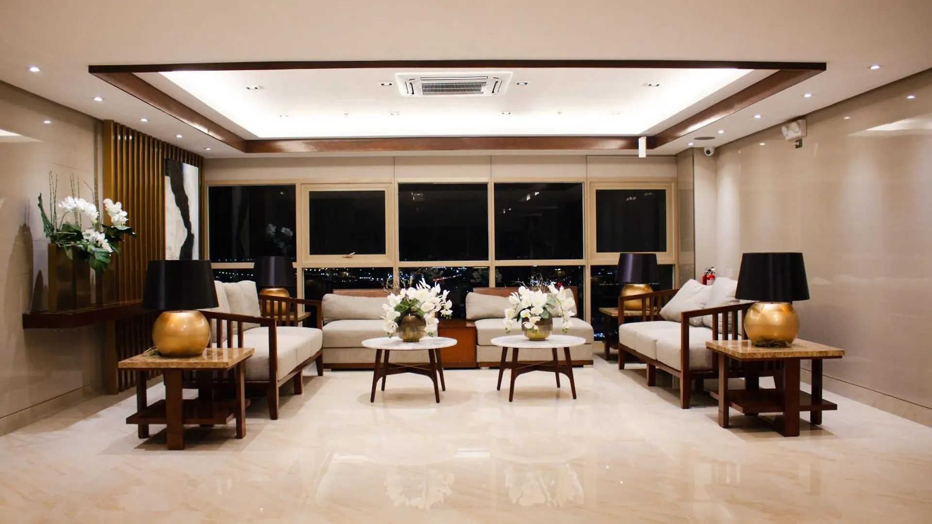 Coast Condo Penthouse In Pasay, Metro Manila Near Sm Mall Of Asia, Ninoy Aquino International Airport, World Trade Center, Star City, Intramuros Philippines