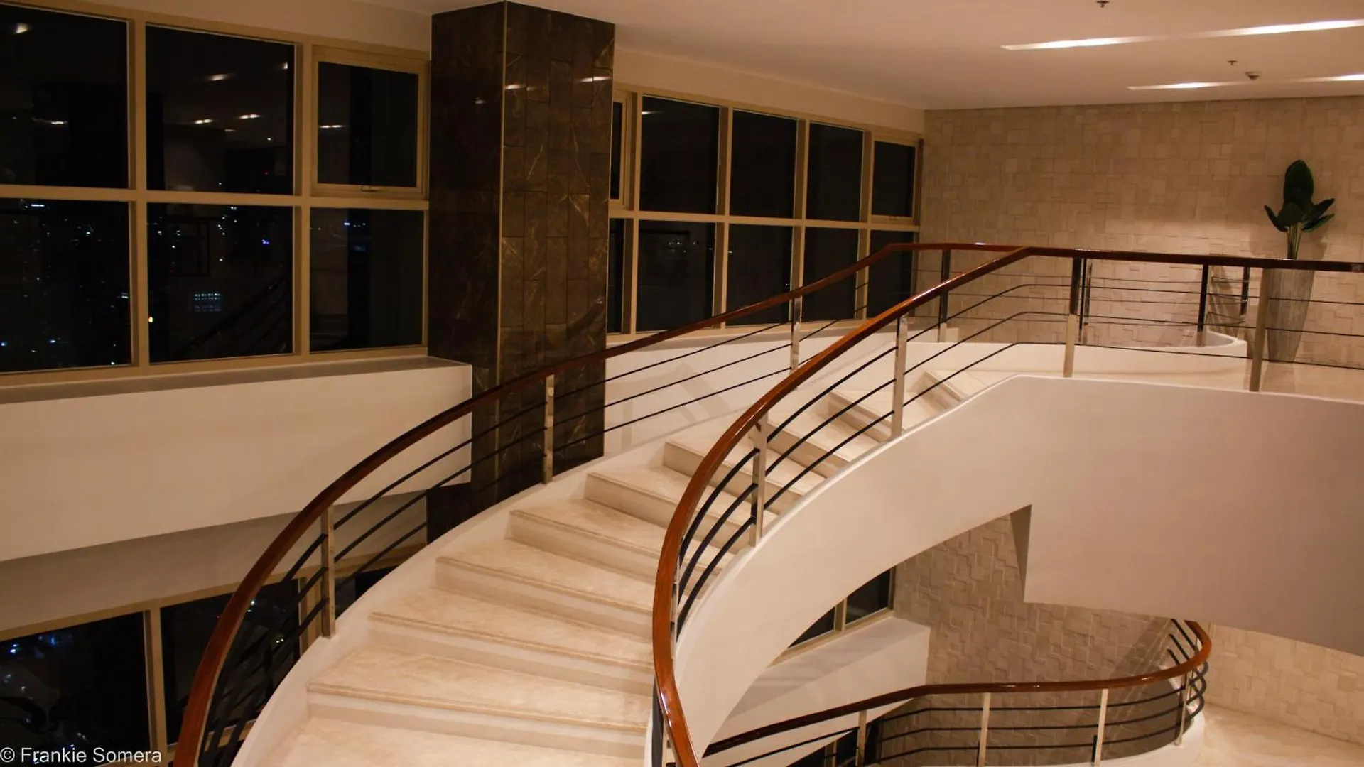 Coast Condo Penthouse In Pasay, Metro Manila Near Sm Mall Of Asia, Ninoy Aquino International Airport, World Trade Center, Star City, Intramuros Philippines