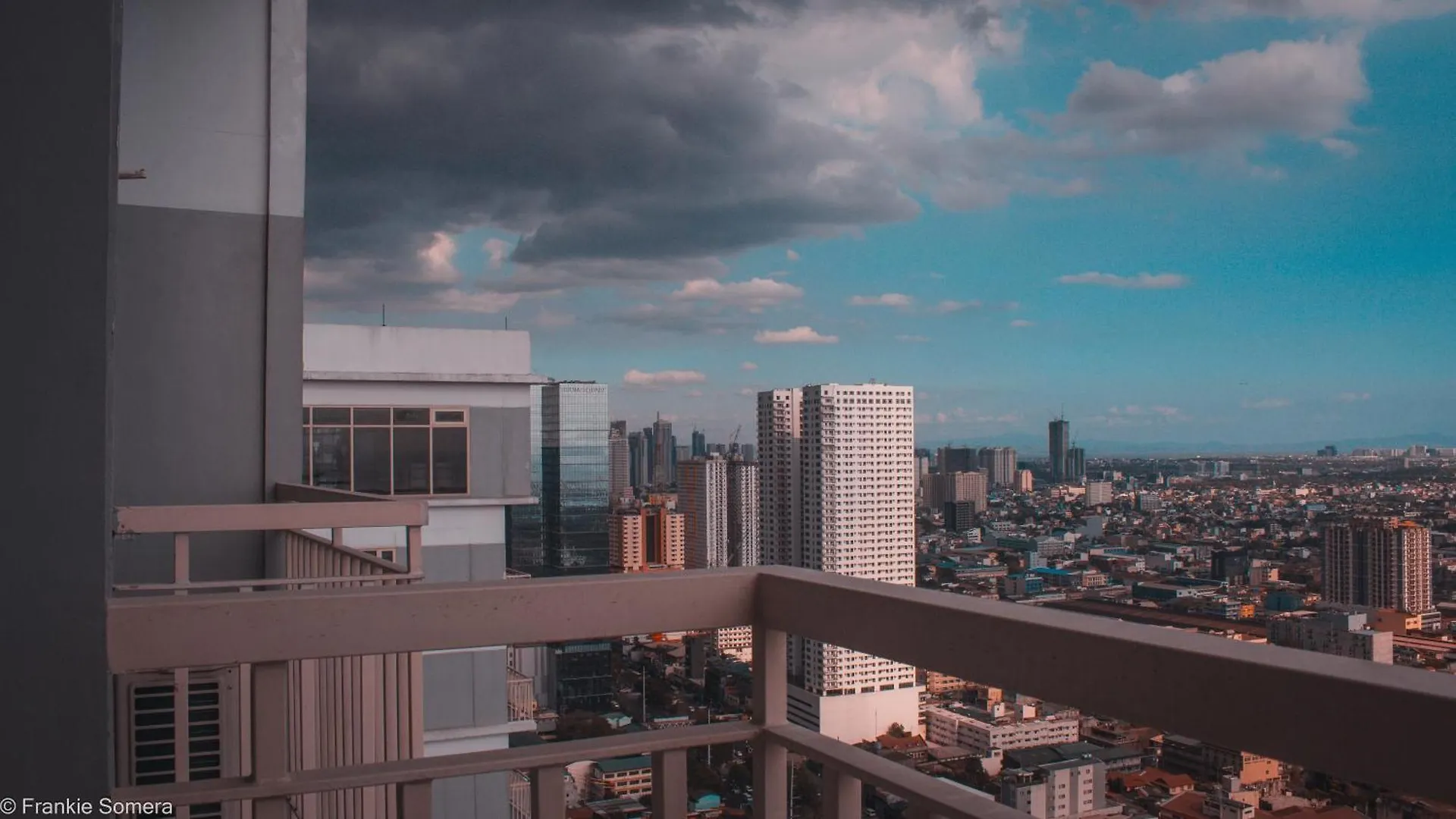 Coast Condo Penthouse In Pasay, Metro Manila Near Sm Mall Of Asia, Ninoy Aquino International Airport, World Trade Center, Star City, Intramuros